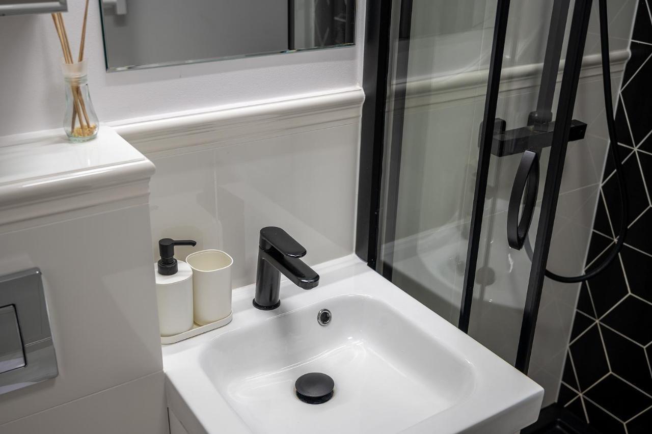 Apartamento Batorego 16 Blue Prywatne Mieszkanie 300m Od Metro Pole Mokotowskie I Sgh Samodzielne Zameldowanie! Self Check-in System! Varsovia